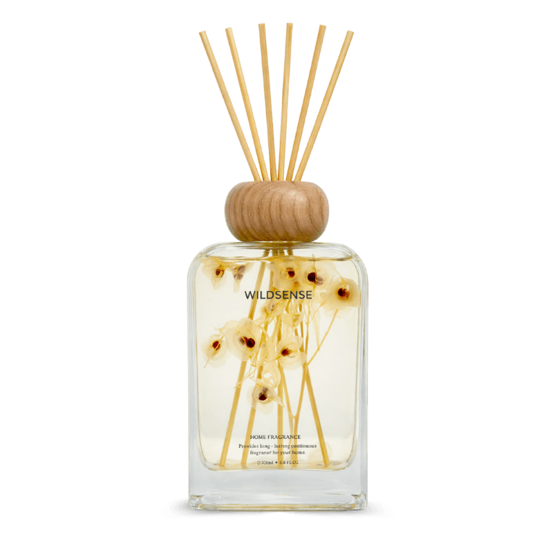 English Pear & Freesia Reed Diffuser - 200ml - Image 1